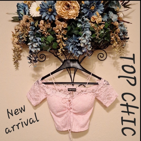 TOP CHIC Pink Lace Off/Shoulder Crop Top. NWOT Size Small - Picture 1 of 16